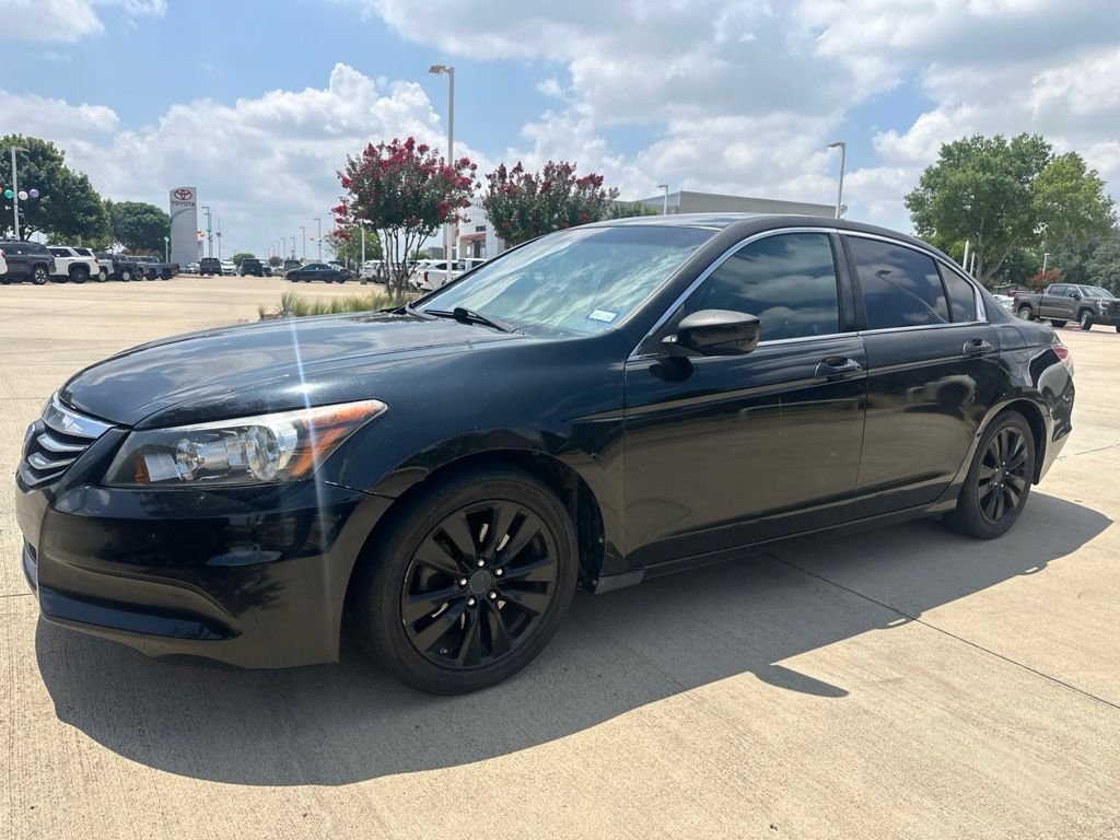 Used 2011 Black Honda EX-L image 1