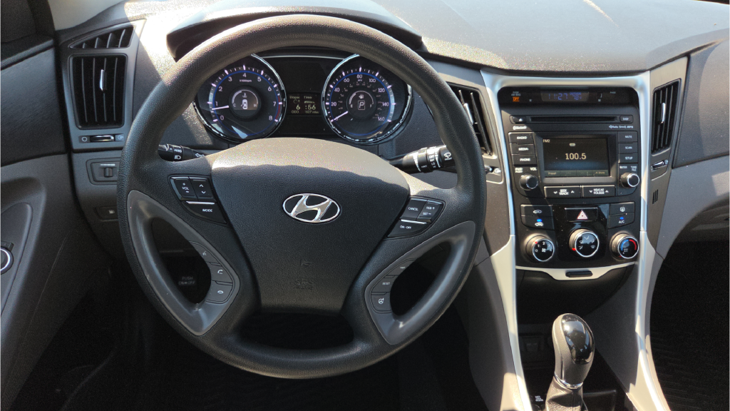 Used 2014 Black Hyundai GLS image 24