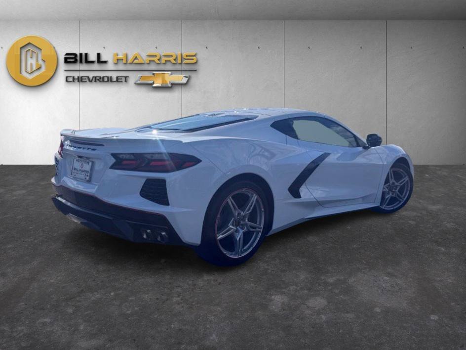 Used 2022 White Chevrolet Stingray image 5