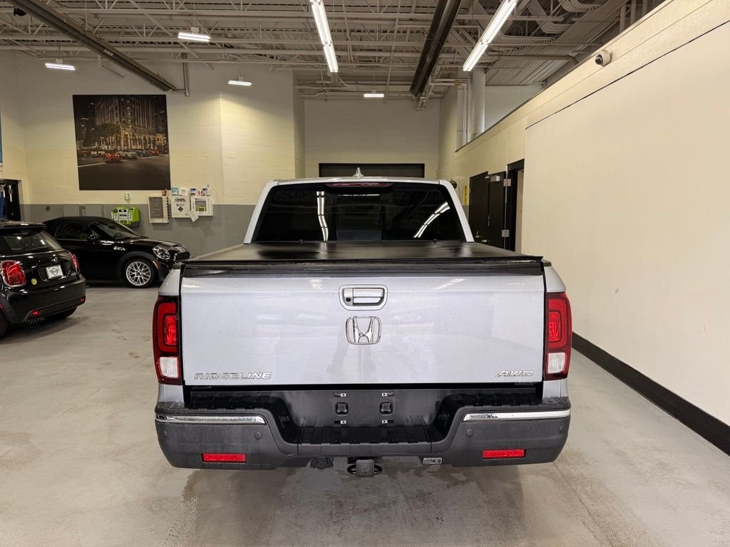 Used 2020 Silver Honda  image 4