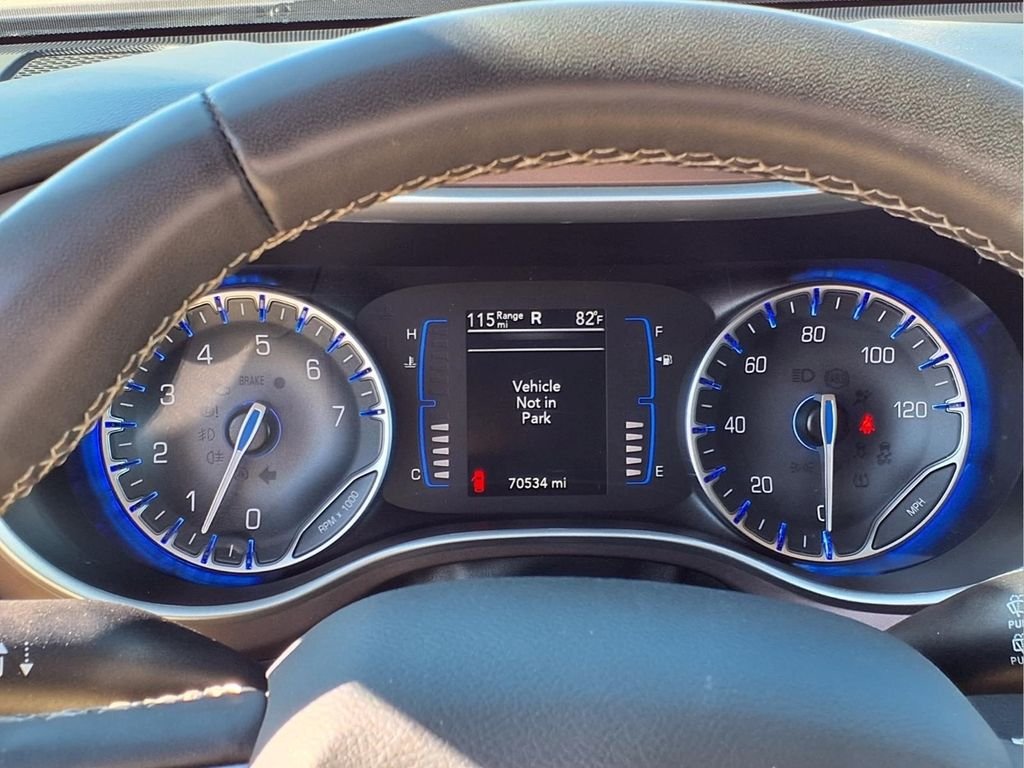 Used 2023 White Chrysler LX image 19