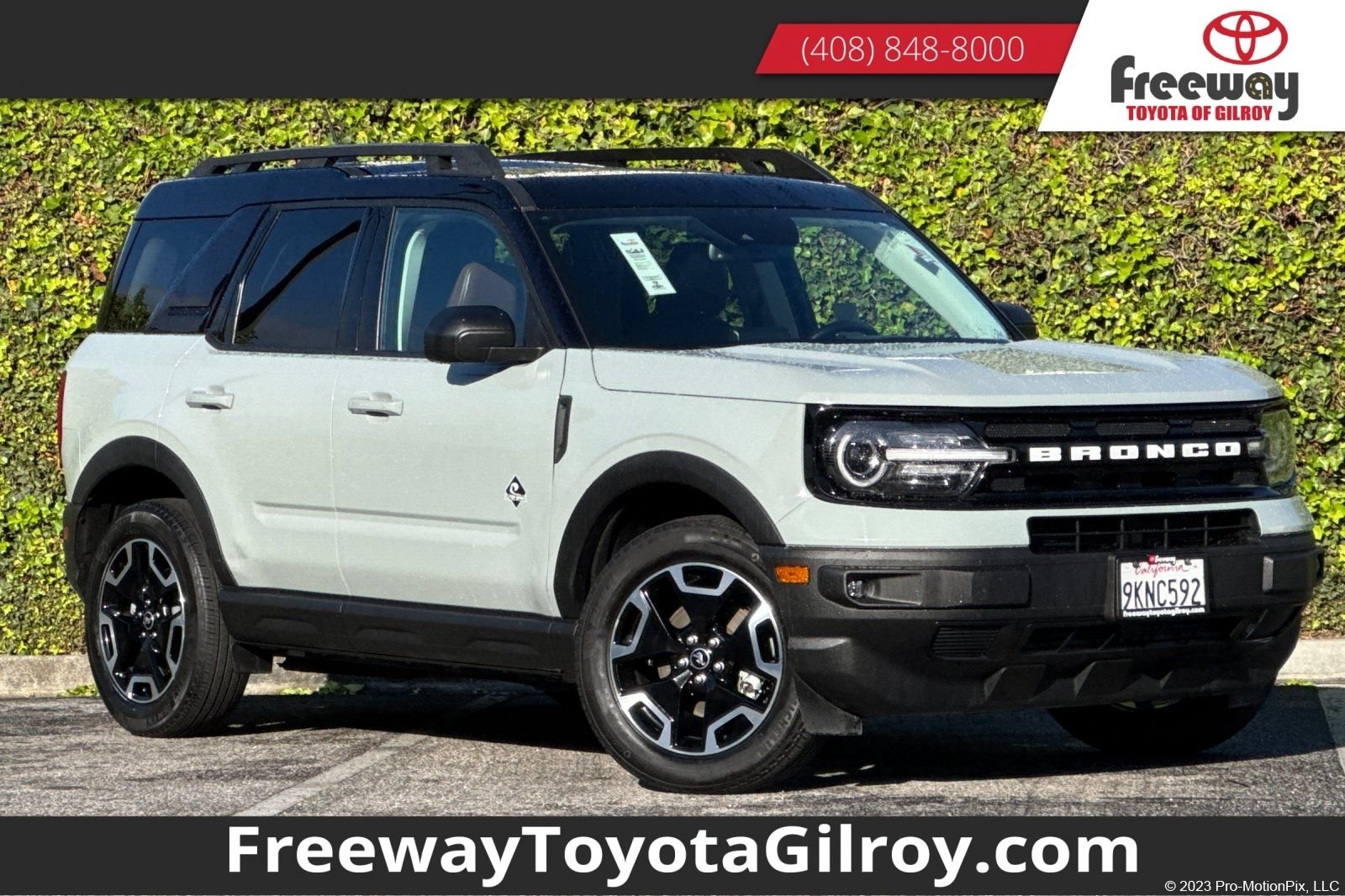 2024 Ford Bronco Sport Outer Banks photo 2