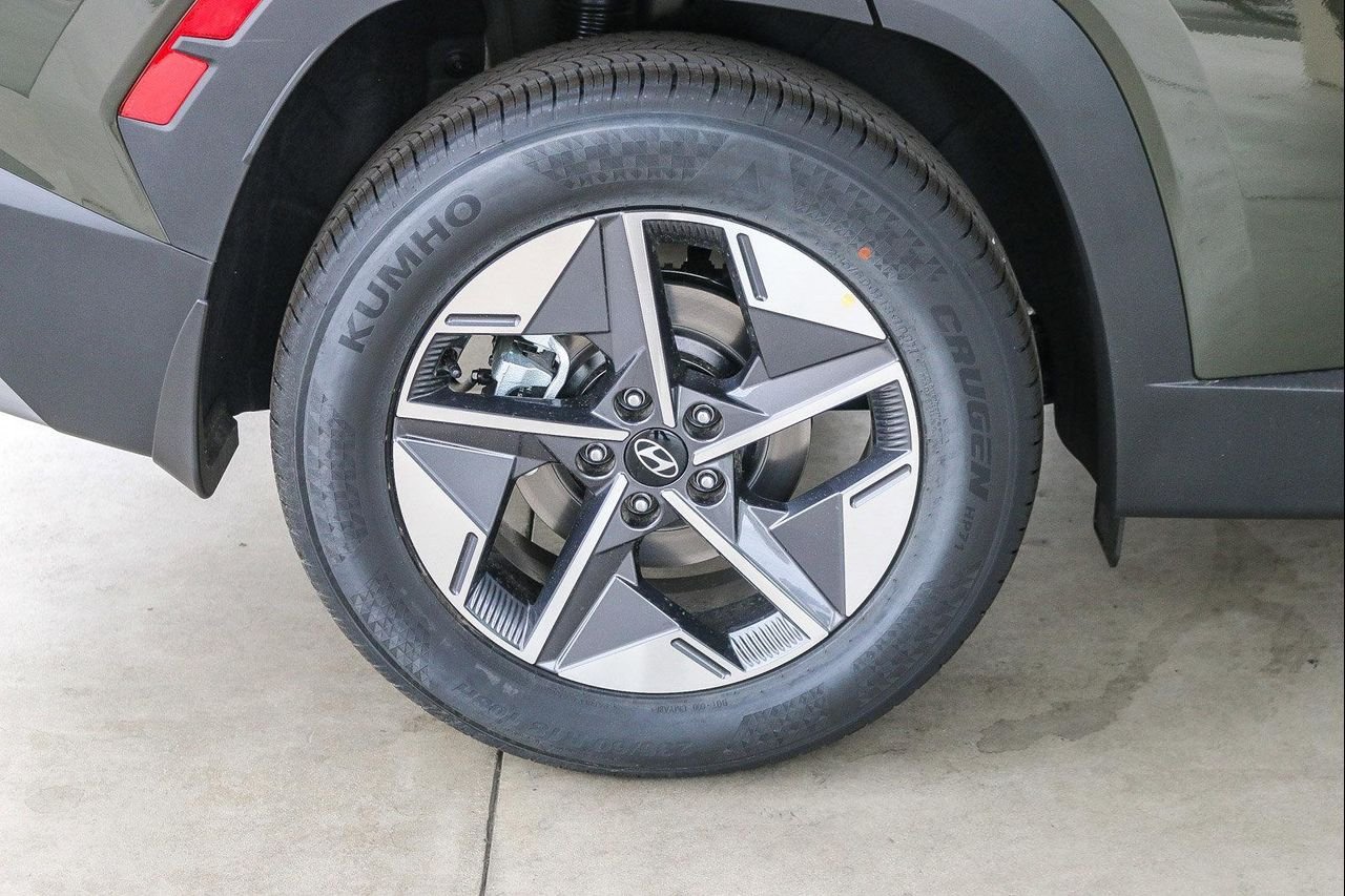 New 2026 Green Hyundai SEL Premium image 10