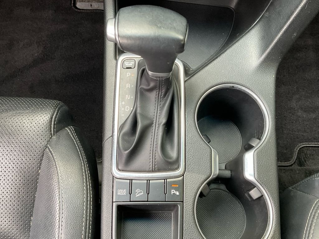 Used 2018 Red Kia EX image 36