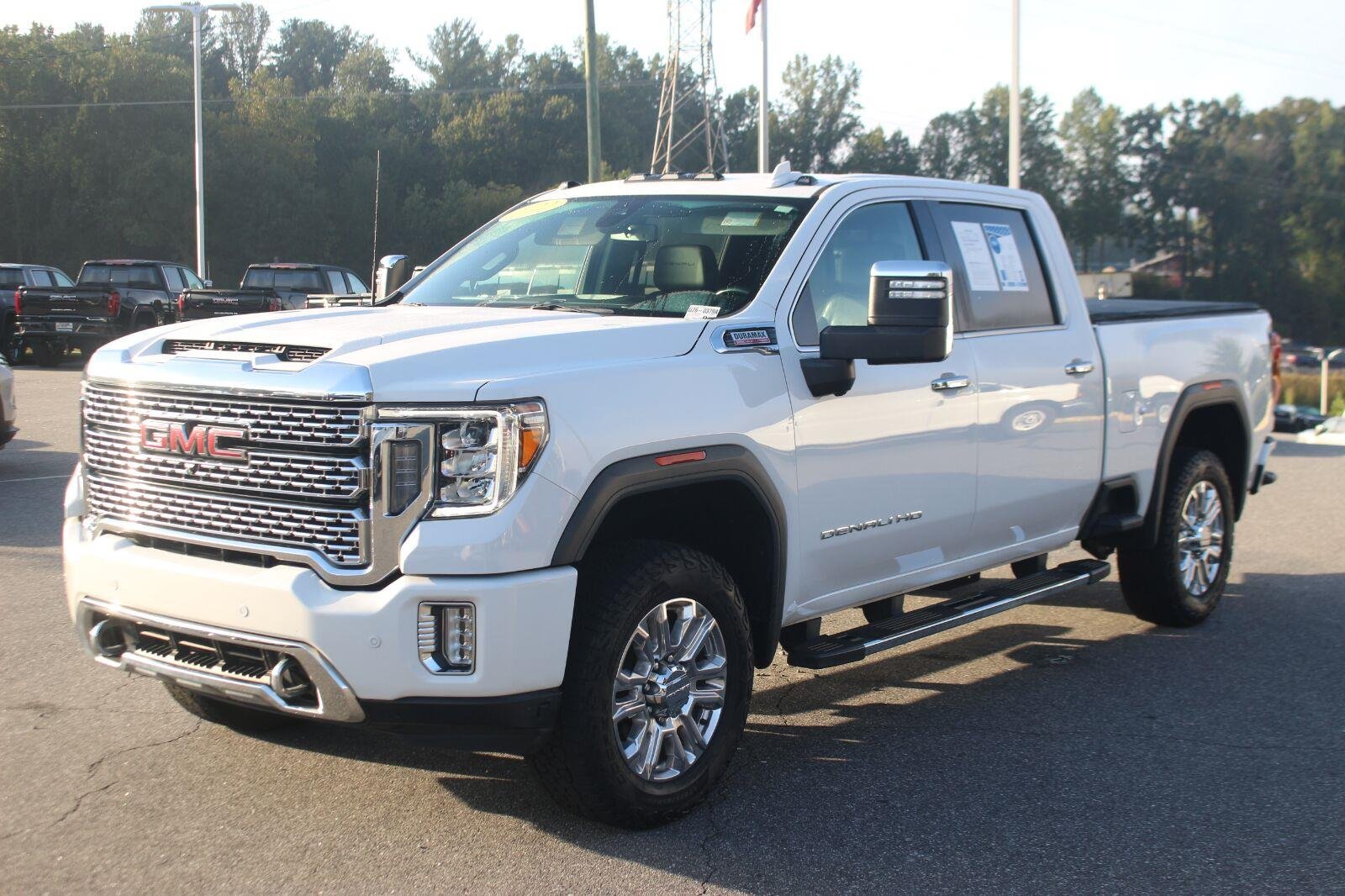 Used 2022 SUMMIT WHITE GMC Denali image 3