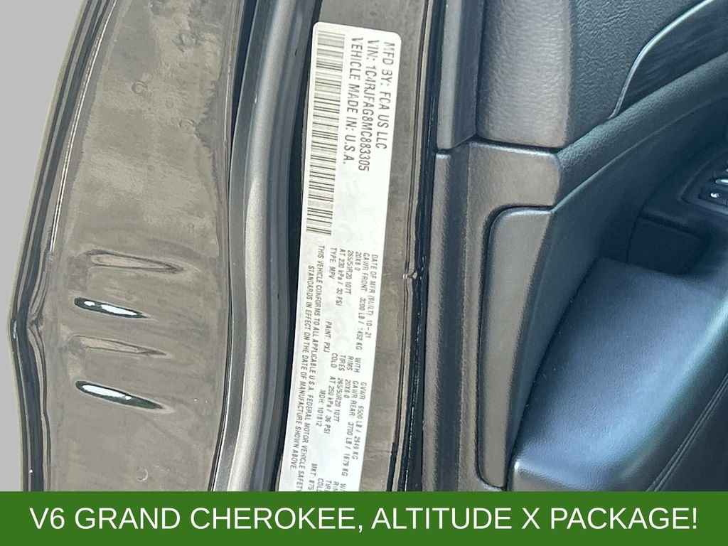 Used 2021 Black Jeep Laredo X image 10