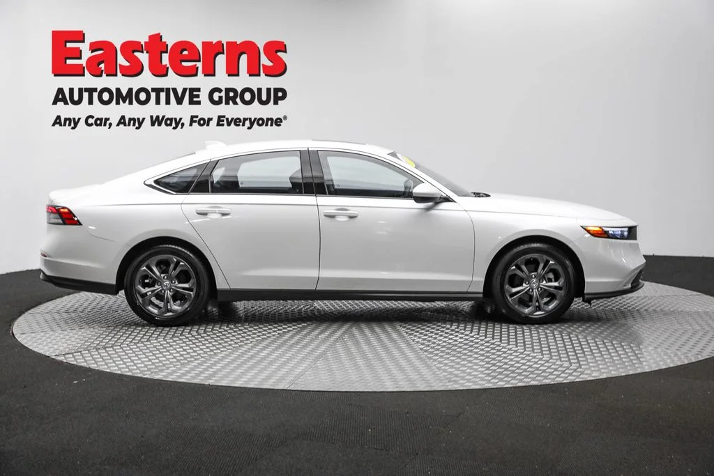 Used 2024 White Honda EX image 4