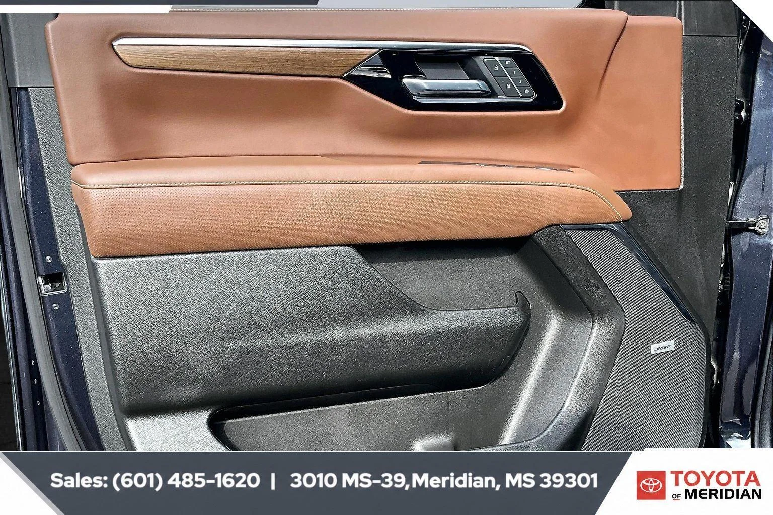 Used 2025 Dark Ash Metallic Chevrolet High Country image 17