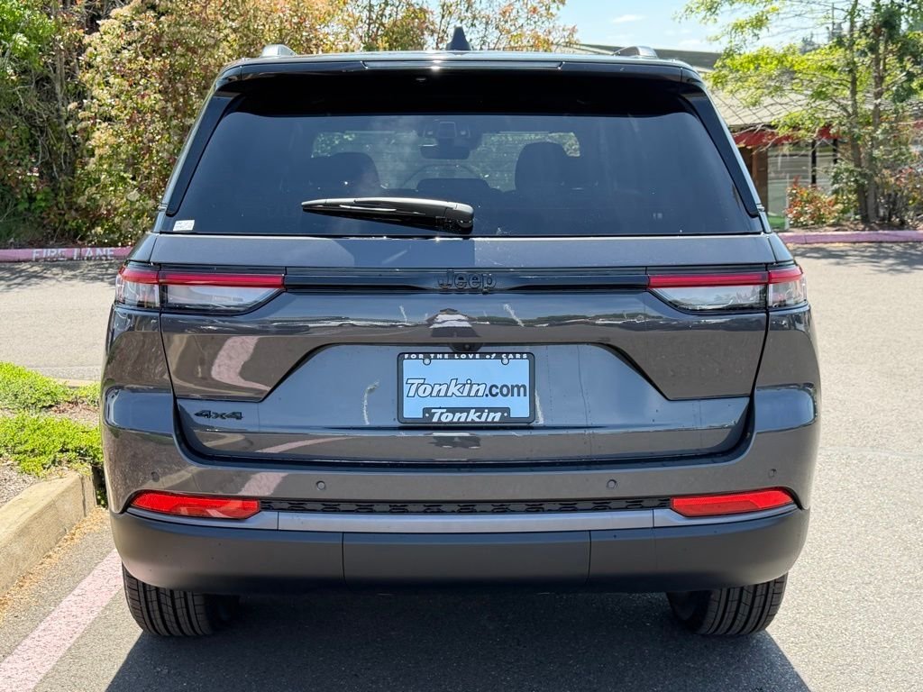 New 2026 Baltic Gray Metallic Clearcoat Jeep Altitude image 6