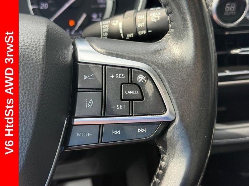Used 2020 Moon Dust Toyota XLE image 22