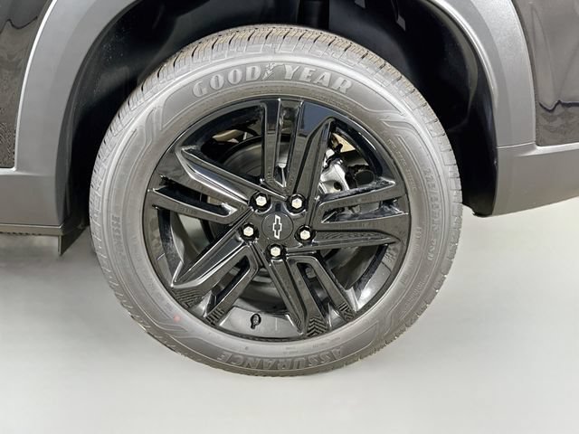 New 2026 Mosaic Black Metallic Chevrolet ACTIV image 31