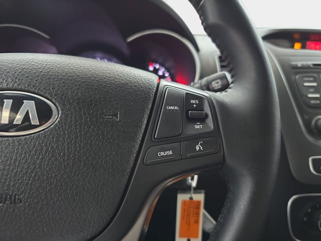 Used 2015 Snow White Pearl Kia LX image 20