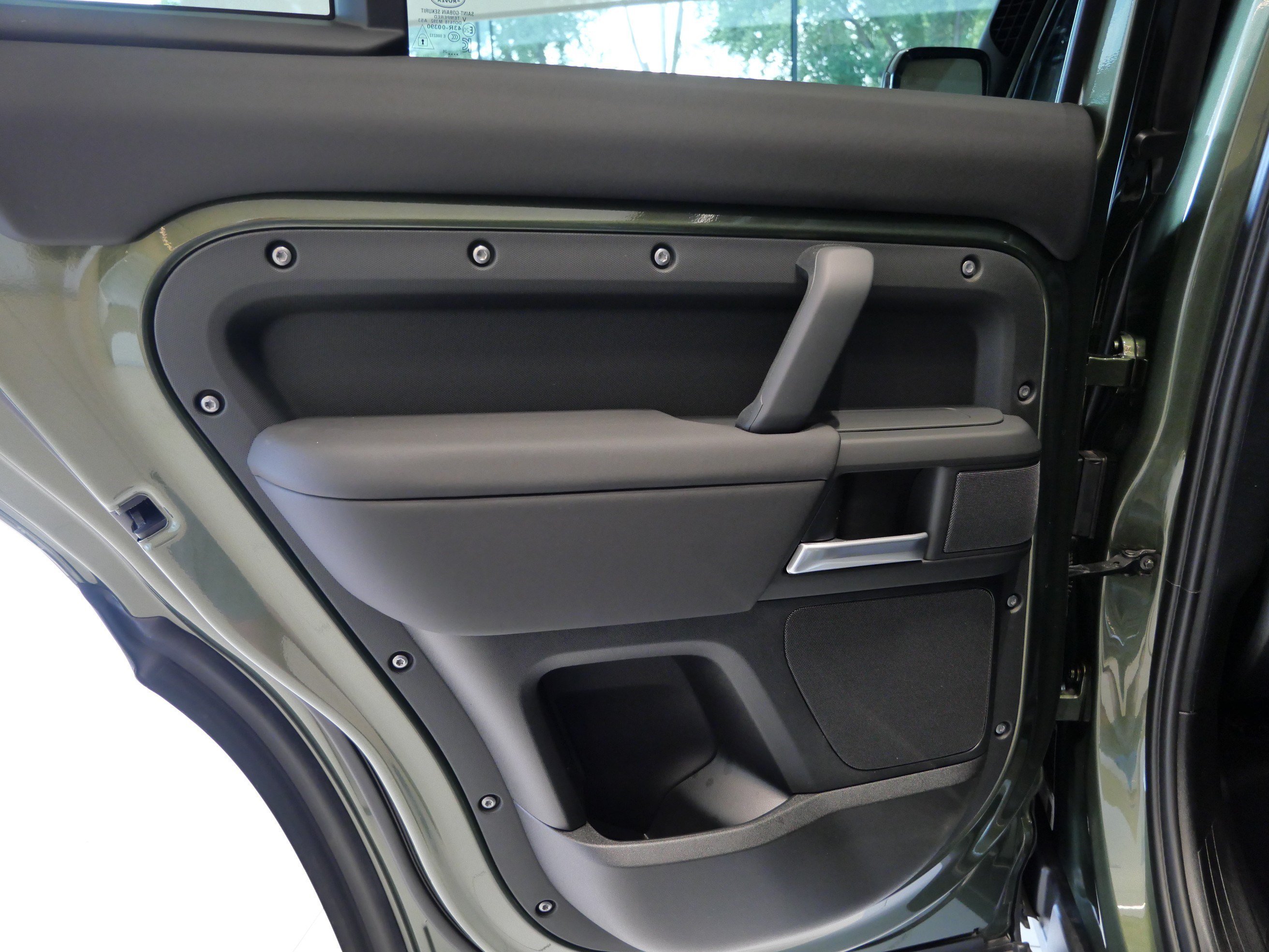 New 2026 Woolstone Green Land Rover S image 7