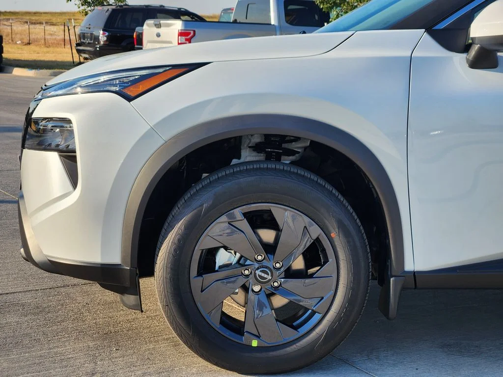 New 2026 Everest White Pearl TriCoat Nissan SV image 9