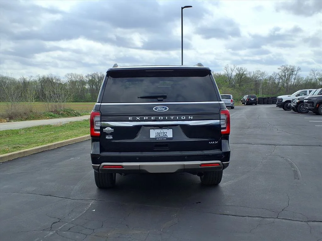 Used 2024 Black Metallic Ford King Ranch image 31