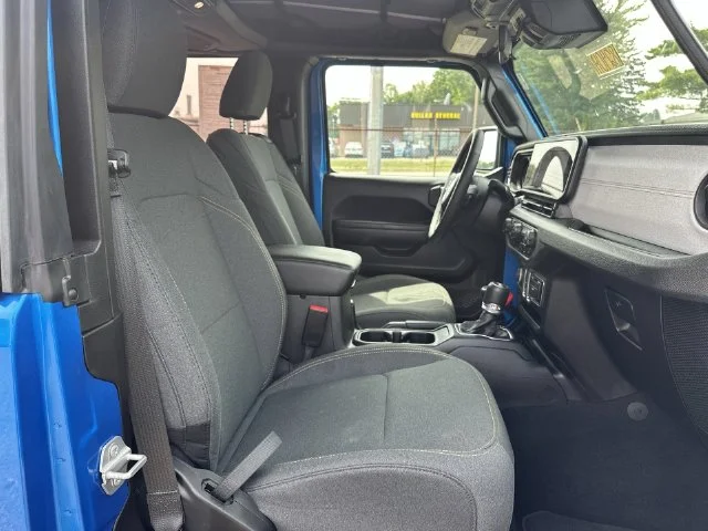 Used 2025 Blue Pearl Jeep Sport S image 27