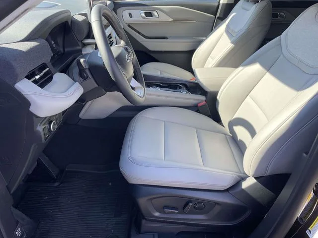 2026 Ford Explorer Active - Photo 8