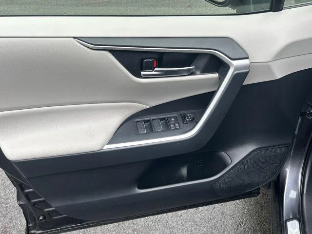 Certified Used 2025 MAGNETIC GRAY MET. Toyota  image 17