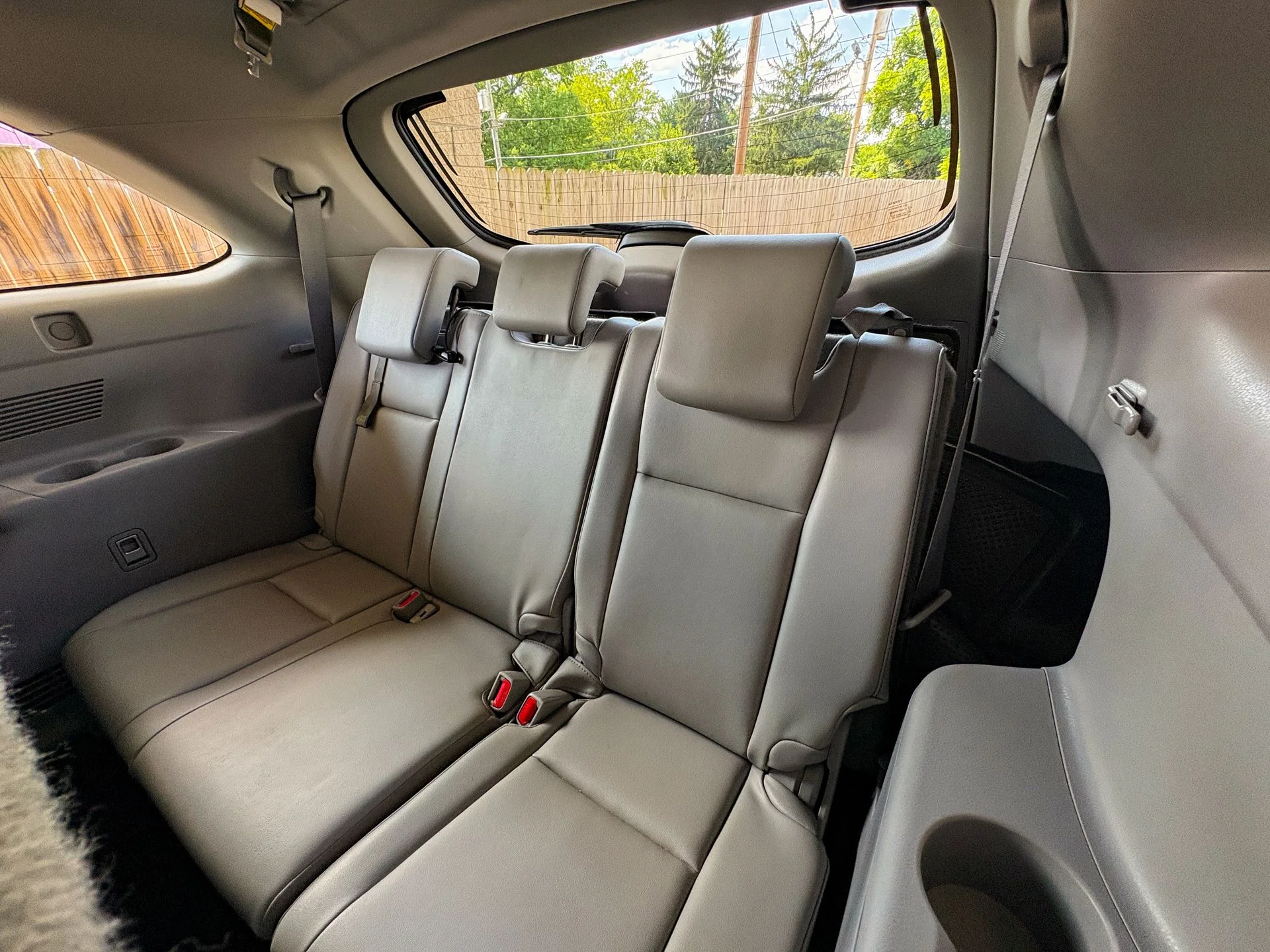 Used 2019 White Toyota XLE image 28