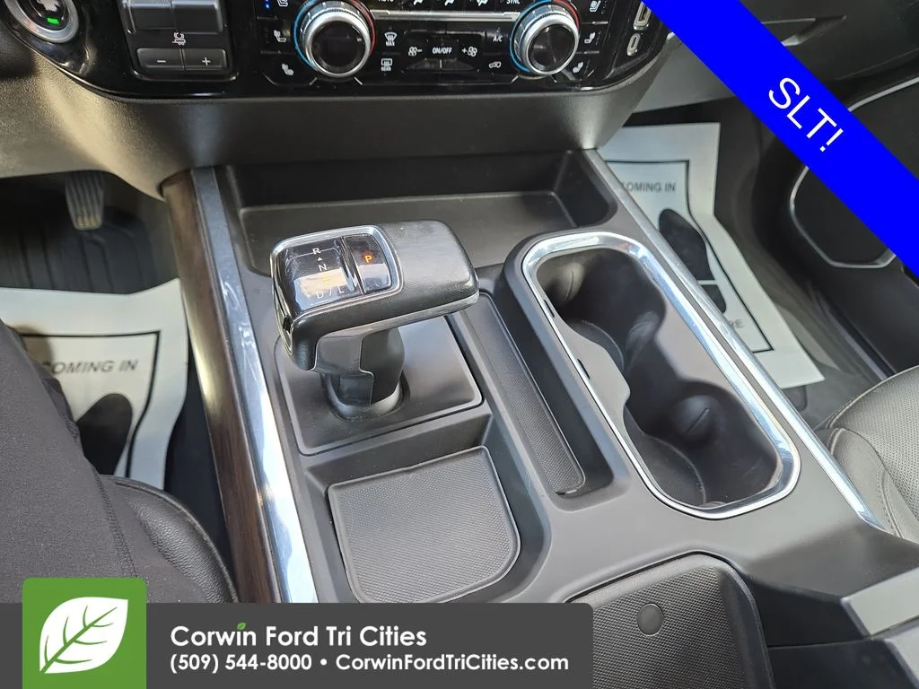 Used 2023  GMC SLT image 24