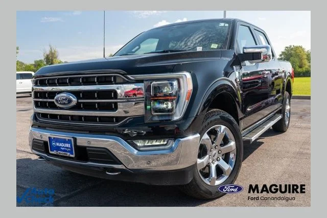 Used 2023  Ford Lariat image 1