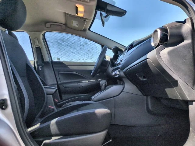 2025 Nissan Versa Sedan SV - Photo 31