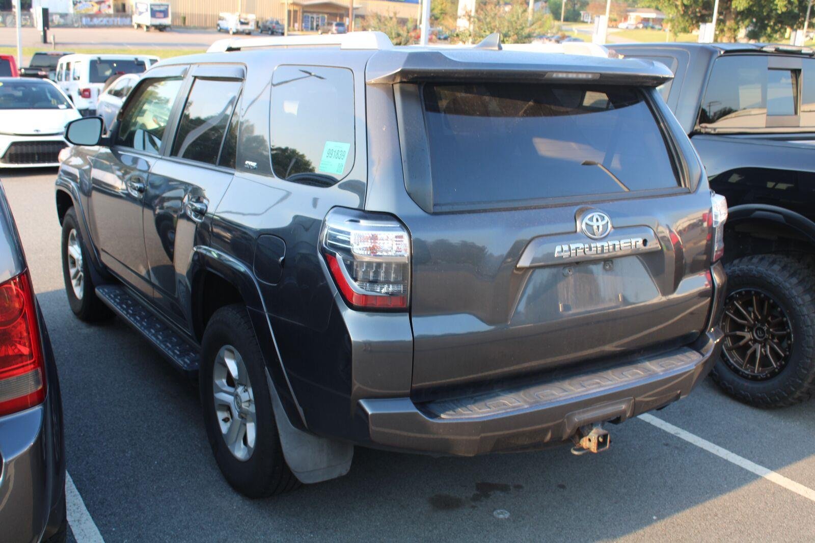 Used 2017 Magnetic Gray Metallic Toyota SR5 image 8