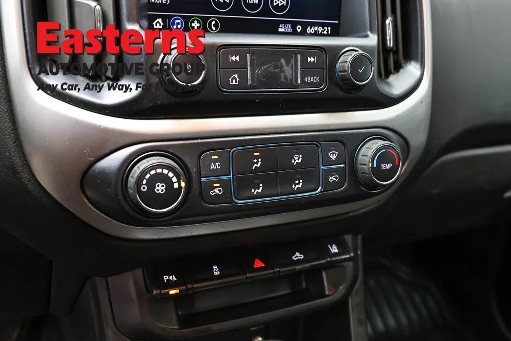 Used 2022 White Chevrolet LT image 22