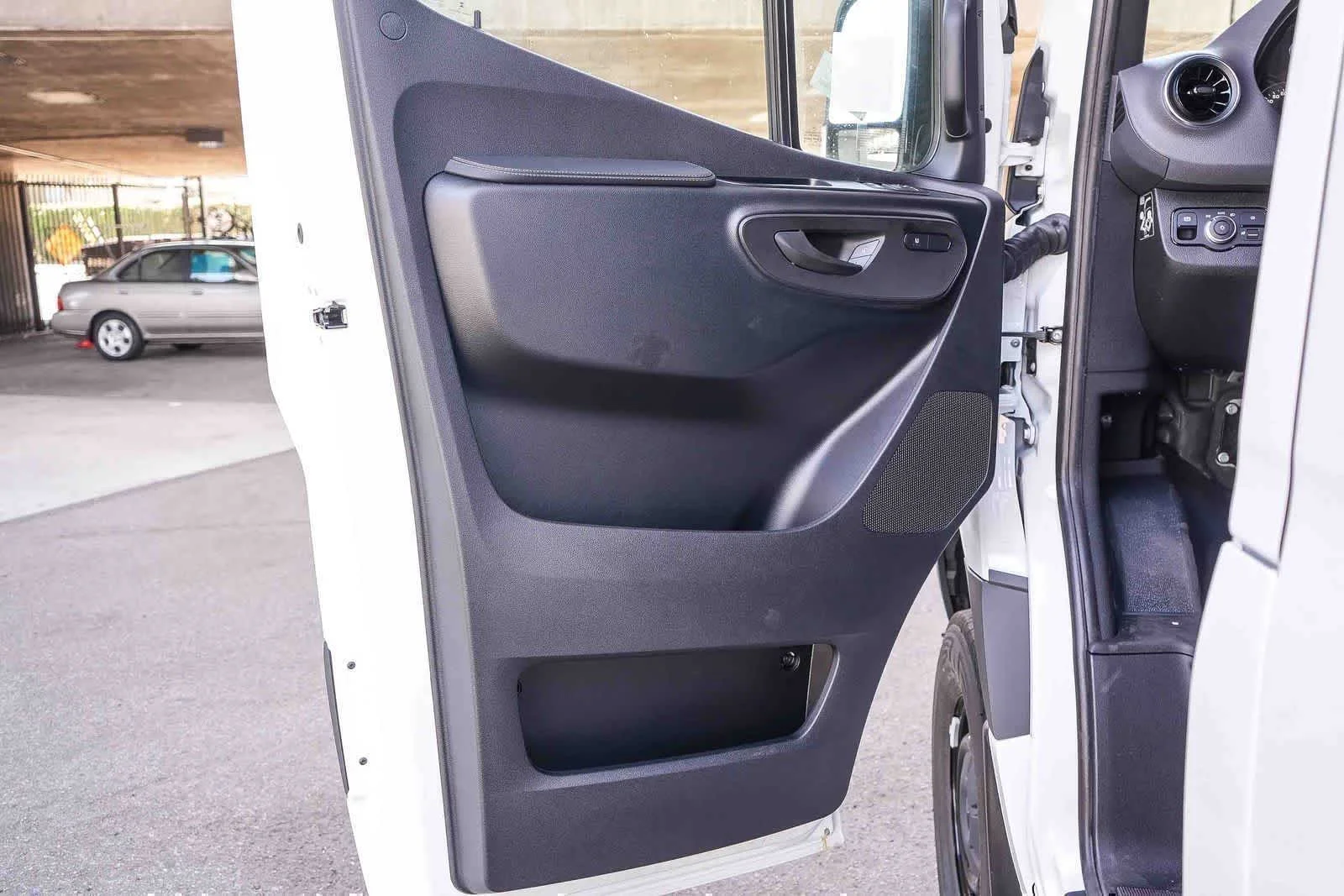 New 2026 Arctic White Mercedes-Benz Cargo 144WB High Roof AWD 2.0L I4 Diesel Turbo HO image 23