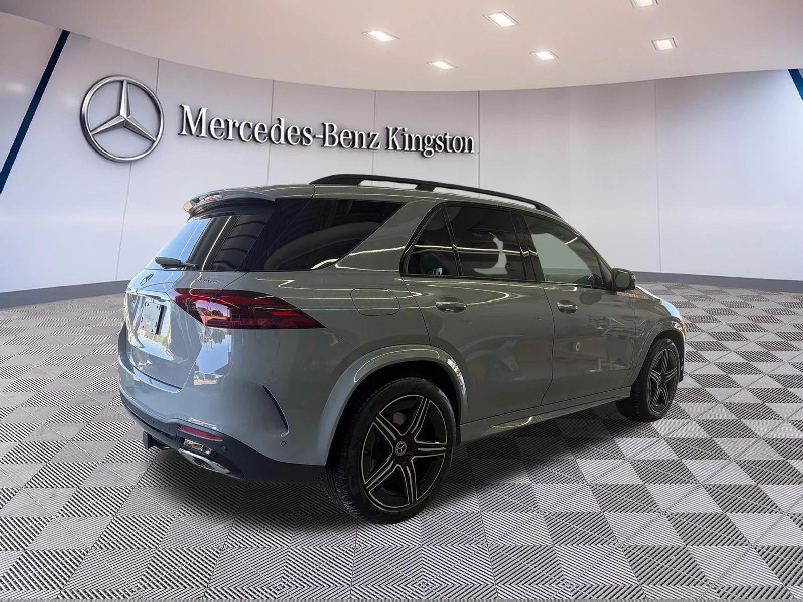 New 2026 Grey Mercedes-Benz GLE 450 4MATIC SUV image 4