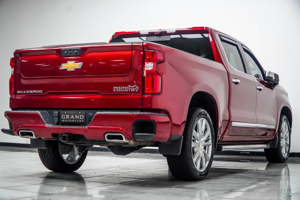 Used 2023 Red Chevrolet High Country image 16