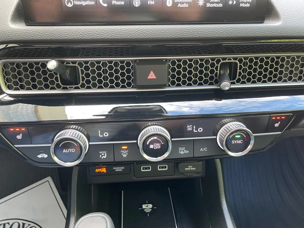 Used 2024 Red Honda Touring image 17