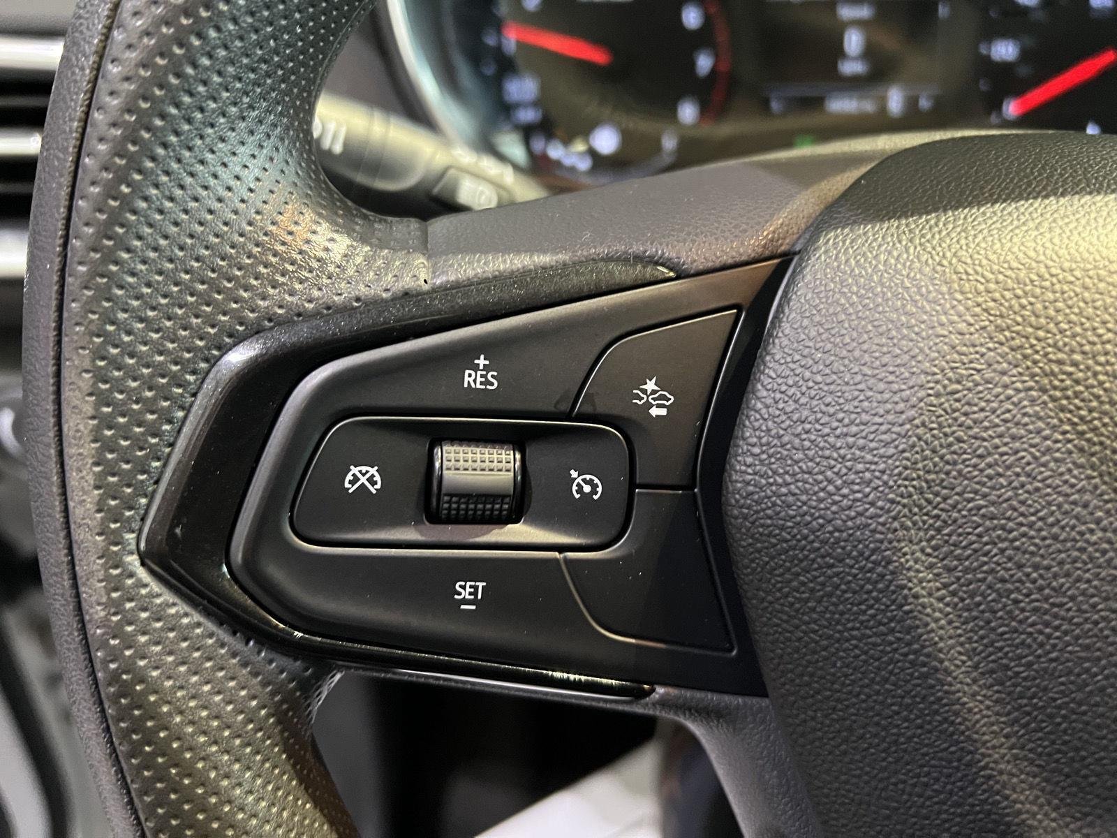 Used 2022 Summit White Chevrolet LT image 16