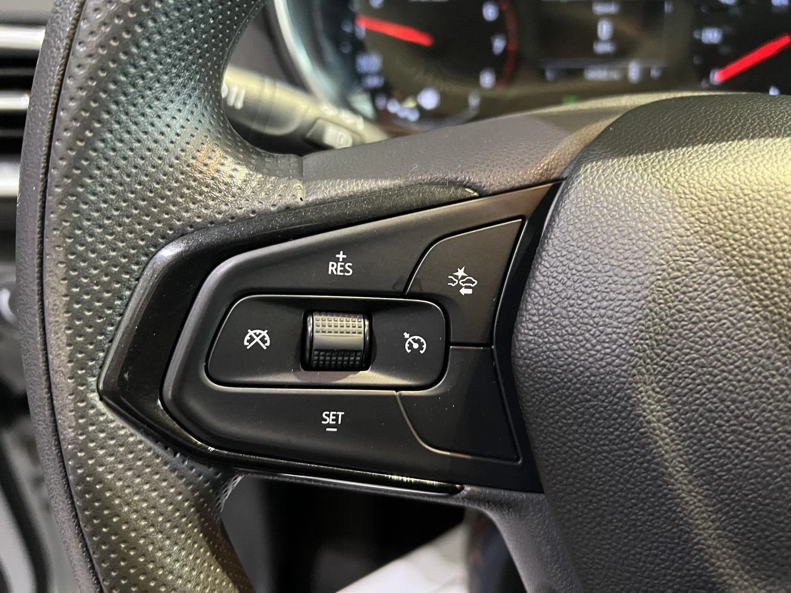 Used 2022 Summit White Chevrolet LT image 16