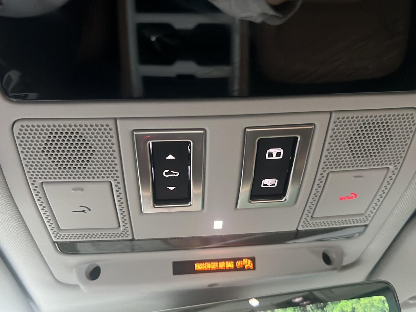 Used 2025 Fuji White Land Rover S image 23