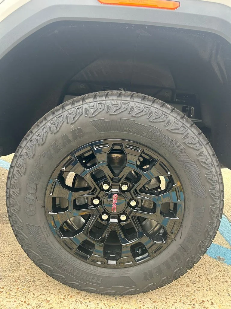New 2026 White GMC Elevation image 10