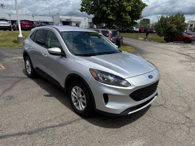 Used 2020 Ingot Silver Ford SE image 4