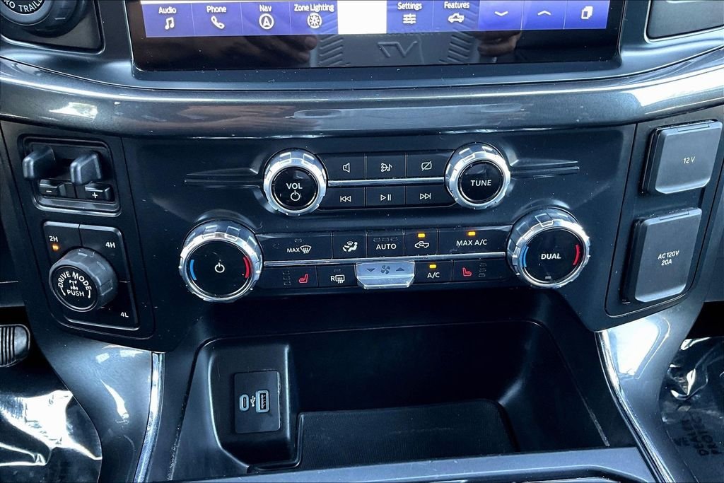 Used 2022 White Ford Lariat image 16