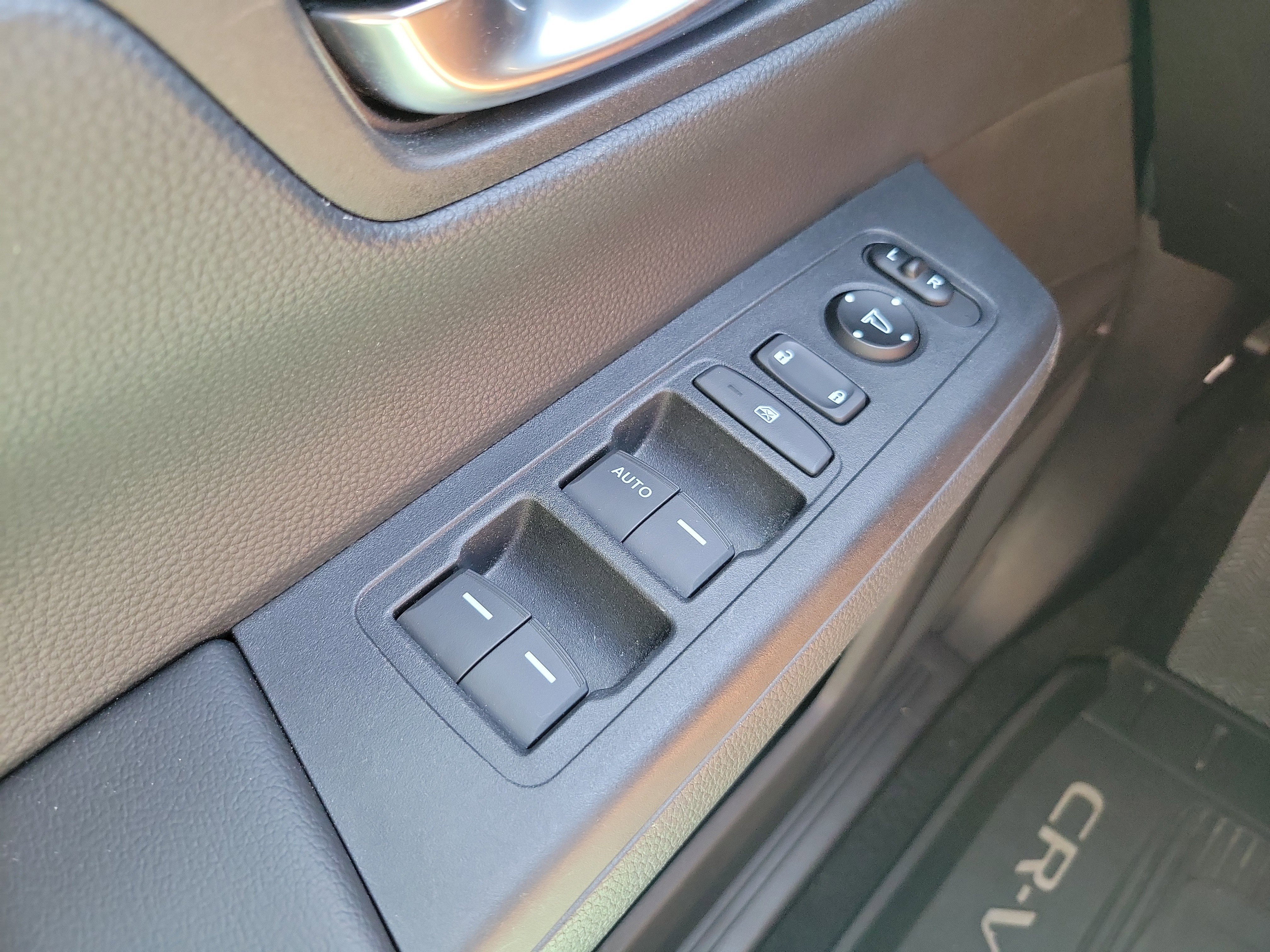 2025 Honda CR-V LX - Photo 54