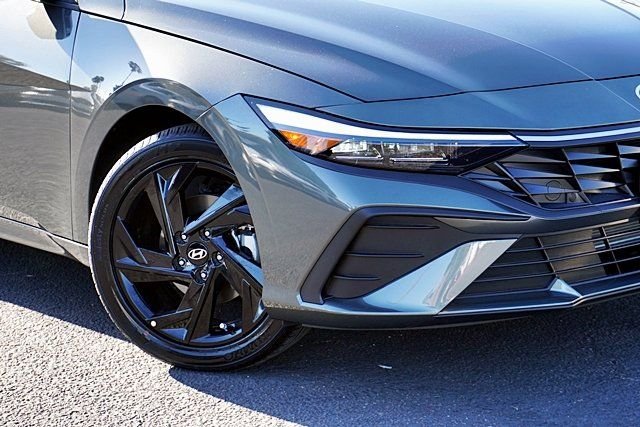 Used 2026 Gray Hyundai SEL Sport image 3