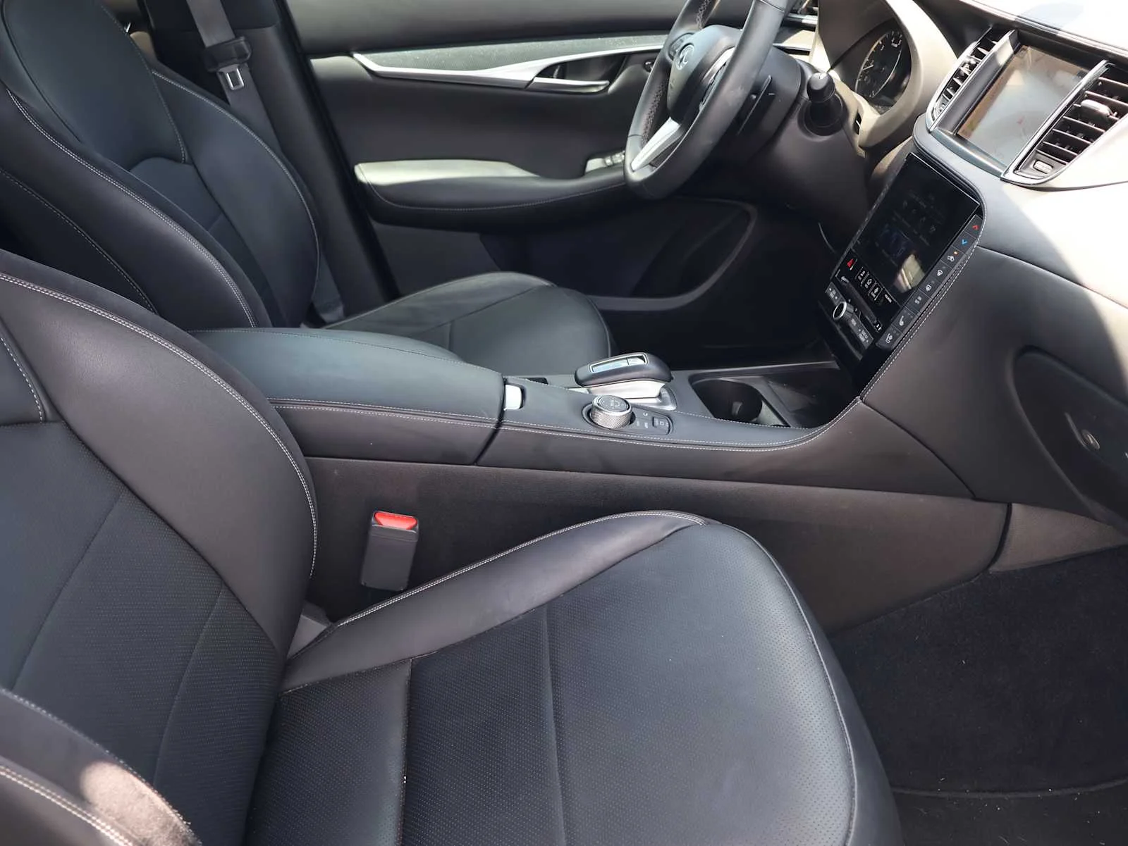 Certified Used 2023 Radiant White INFINITI SPORT image 13