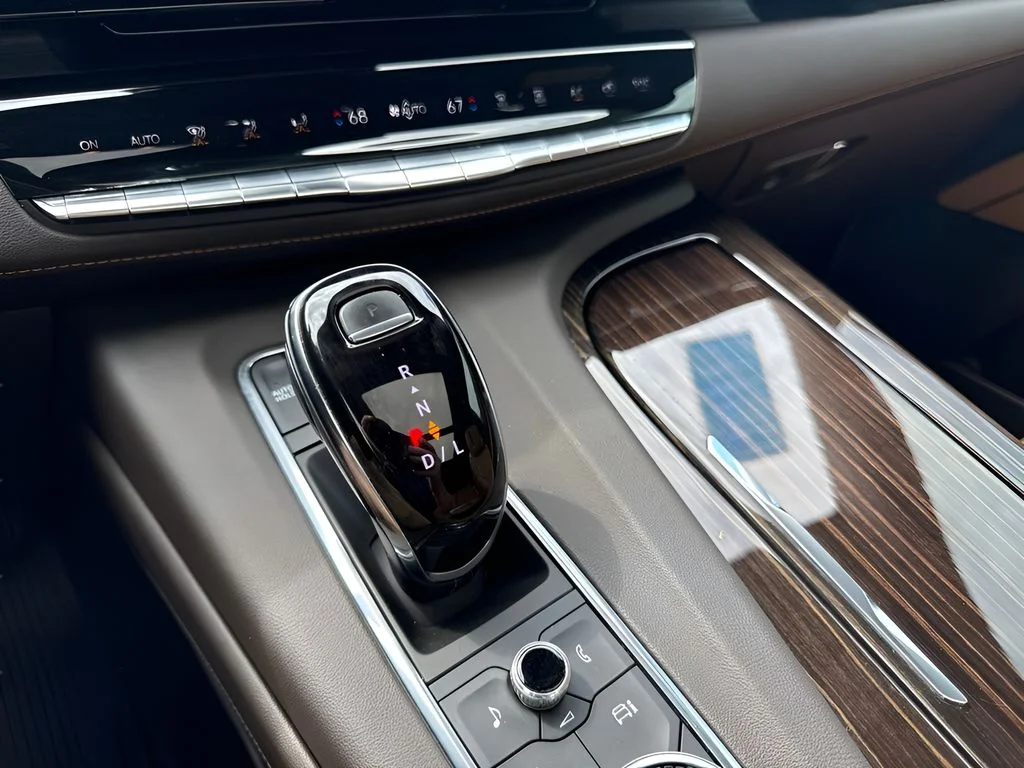 Used 2022 White Cadillac Premium Luxury image 20