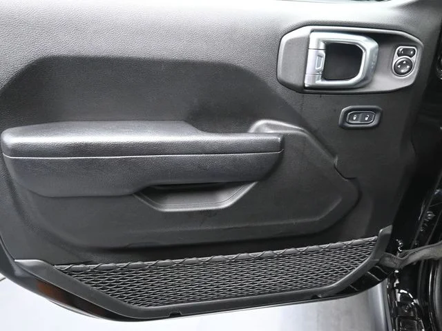 Used 2023 Black Jeep Mojave image 21