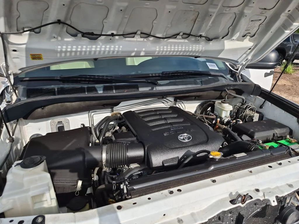 Used 2012 White Toyota Grade image 19