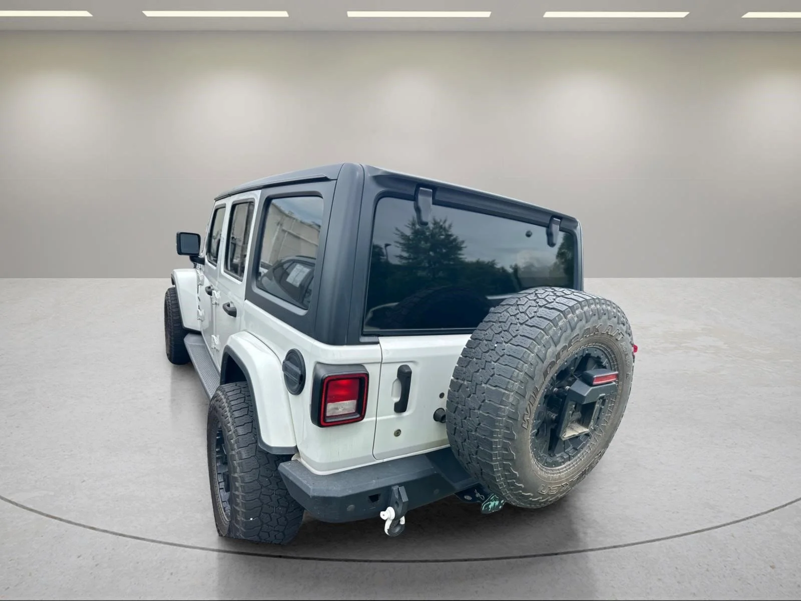 Used 2019 Bright White Clearcoat Jeep Sahara image 8