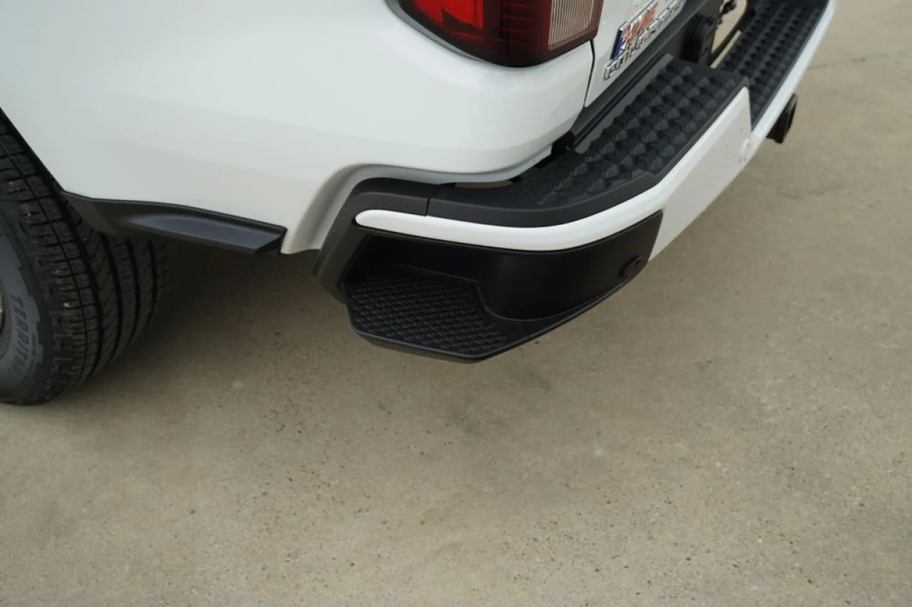 2026 Chevrolet Colorado LT - Photo 12