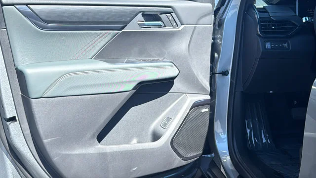 New 2026 Sterling Metallic GMC AT4 image 23