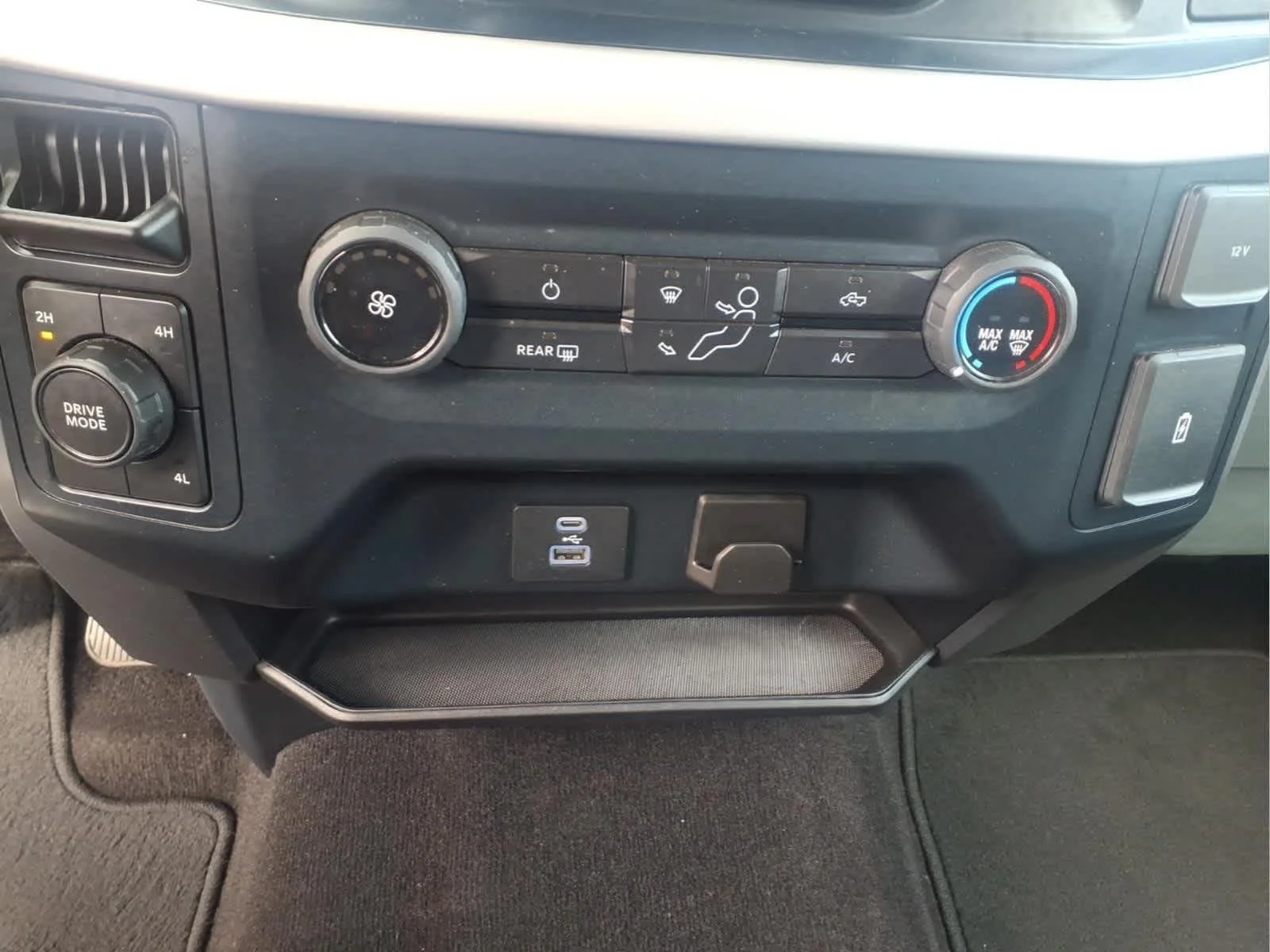 Used 2023 Stone Gray Metallic Ford XLT image 20