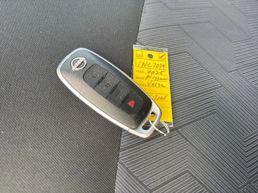 Used 2025 Silver Nissan 1.6 SV image 30