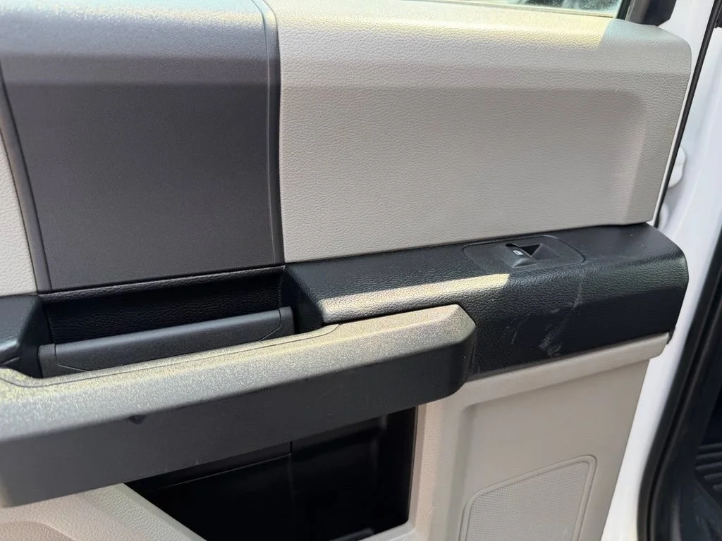 Used 2020 White Ford XL image 18